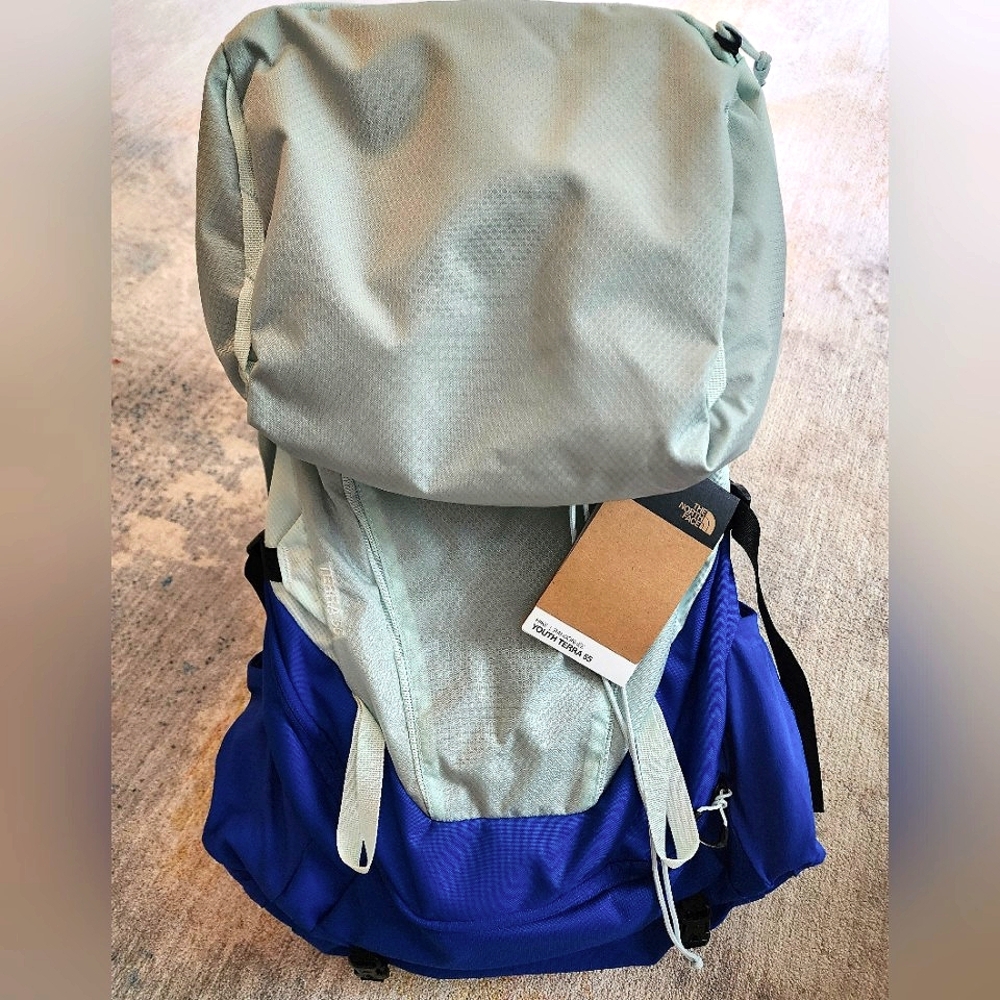 The North Face Youth Terra 55 Hiking Backack - NWT